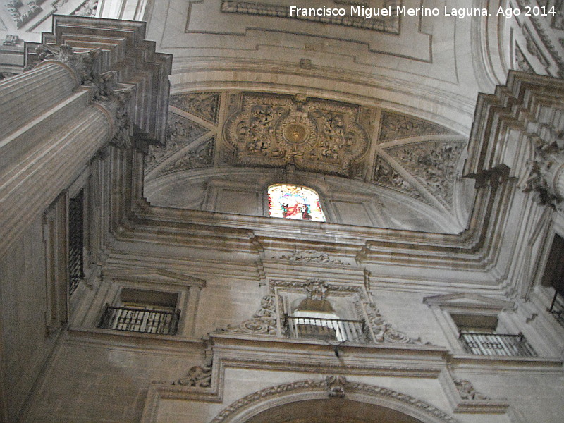 Catedral de Jan. Fachada Interior - Catedral de Jan. Fachada Interior. Sol