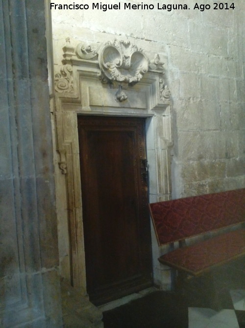 Catedral de Jan. Capilla de San Fernando - Catedral de Jan. Capilla de San Fernando. Puerta de acceso a la escalera de caracol