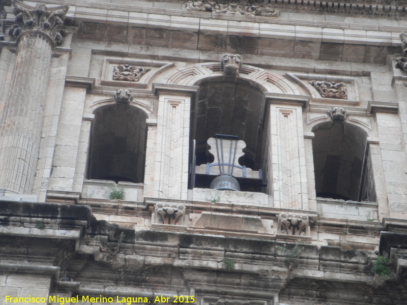 Catedral de Jan. Campanas - Catedral de Jan. Campanas. Campana lateral