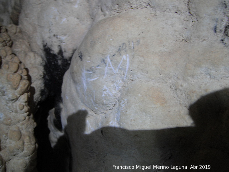 Cueva de Golliat - Cueva de Golliat. Graffiti de 1940