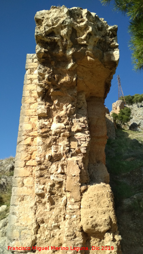 Muralla de Jan. Torren Sur II - Muralla de Jan. Torren Sur II. Detalle del arranque del lienzo