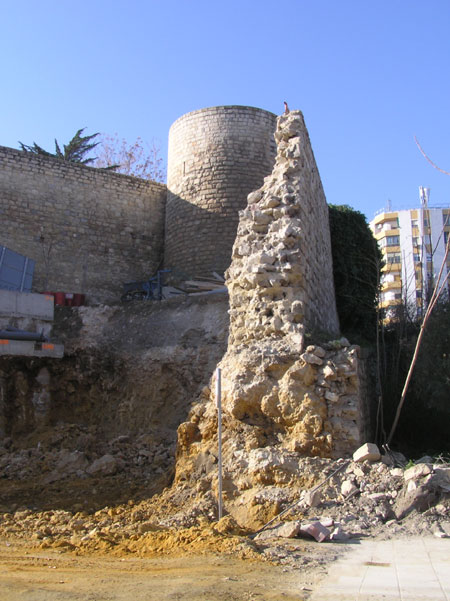 Muralla de Jan. Lienzo desaparecido del Torren Cilindrico al Torren D - Muralla de Jan. Lienzo desaparecido del Torren Cilindrico al Torren D. Destruido por la obras