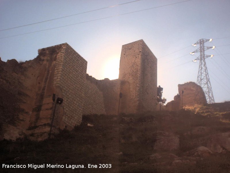 Muralla de Jan. Puerta de la Llana - Muralla de Jan. Puerta de la Llana. En el hueco que hay entre el Torren de Vendrines a la izquierda y el Torren Pentagonal a la derecha, estara la Puerta de la Llana