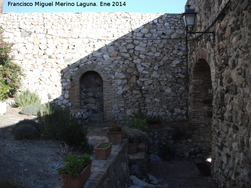 Castillo de Salobrea. Tercer recinto - Castillo de Salobrea. Tercer recinto. Acceso al tercer recinto