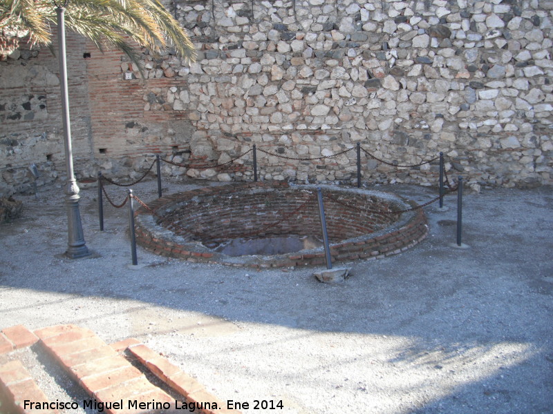 Castillo de Salobrea. Alcazaba - Castillo de Salobrea. Alcazaba. Silo lateral