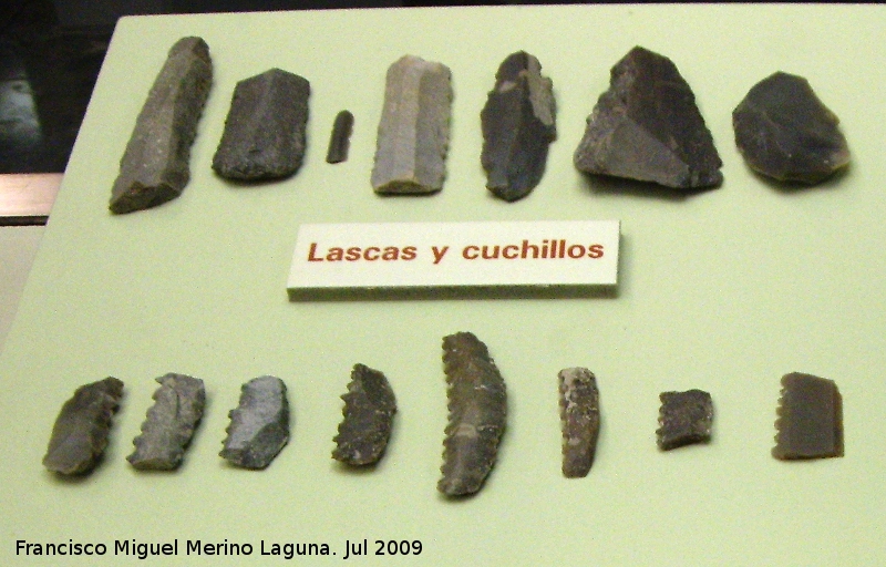 Museo Provincial - Museo Provincial. Lascas y cuchillos