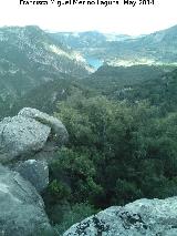 Pantano del Quiebrajano. Desde la Cueva del Yedrn