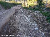 Calzada de la Sierra. Restos de la calzada paralela al actual carril