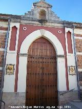 Va Crucis. Estaciones en la portada de la Iglesia de San Esteban