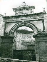 Fuente de la Magdalena. Foto antigua. Archivo IEG