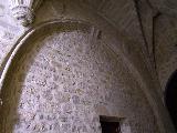 Colegiata de Santa Mara de los Reales Alczares. Claustro. Capilla con escudos cegada