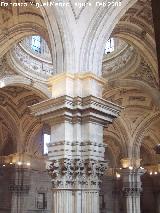 Catedral de Jan. Columnas. 