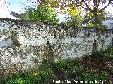 Molino de Puertollano. Muro con basas de columnas