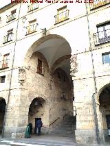 Plaza Mayor. Arco de San Fernando