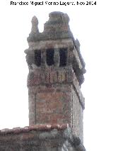 Casa de la Plaza de la Iglesia n 6. Chimenea artstica