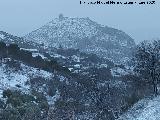 Castillo de la Pe�a. Nevado desde la Carretera de Los Villares