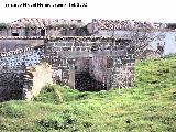 Castillo de Olvera. Portada con la clave a punto de caerse. 