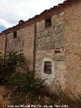 Cortijo de Santa Olalla. Construccin con lajas de piedra rectangulares