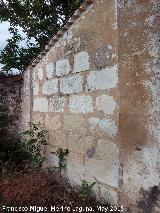 Cortijo de Santa Olalla. Construccin con lajas de piedra rectangulares