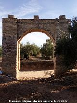 Arco del Cortijo El Mono. Intramuros