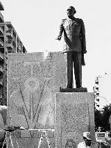 Estatua del Caudillo. Foto antigua