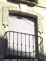 Edificio de la Plaza Doctor Quesada n 8. Balcn del segundo piso