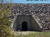 Pantano de Giribaile. Entrada al interior de la presa