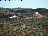 Cortijo El Castil Nuevo. El Castil Nuevo, el Castillo de Castil y al fondo la Pea de Martos