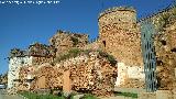 Castillo de los Guzmanes. Lateral sur con su barbacana