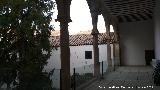 Hospital de Santiago. Patios Laterales. Galera alta del patio derecho