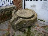 Museo arqueolgico y Casa de la Cultura. Molino en su patio de entrada