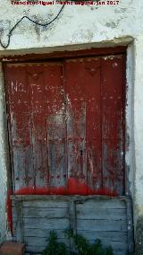 Molino de Fuensanta. Puerta con curiosa pintada