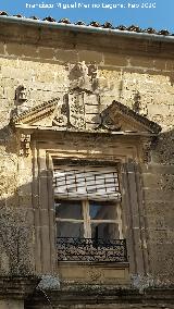 Palacio de los Porceles. Ventana derecha