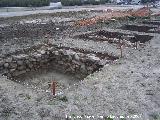 Calzada romana de beda a Baeza. Muro de construcciones