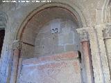 Catedral Vieja. Claustro. Sarcfago en el ala sur