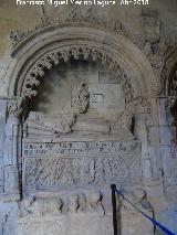 Catedral Vieja. Claustro. Sepulcro del ala sur