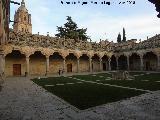 Escuelas Menores. Patio