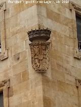 Edificio de la Gran Va n 51. Escudo esquinero