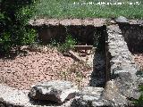 Lavaderos de El Vadillo. Muro de separacin de las dos albercas