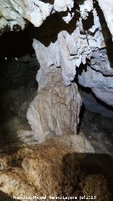 Cueva neoltica de los Corzos. Columna