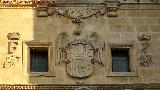 Monasterio de San Jernimo. Fachada de la Iglesia. Escudo y las iniciales de Fernando e Isabel