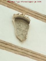 Palacio de los Marqueses de Cadimo. Escudo izquierdo