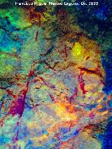 Pinturas rupestres de la Cerradura. Tratada con Dstretch