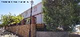 Aldea El Centenillo. Casas modernas tambi�n con su jard�n delantero