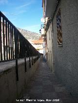 Calle Arroyo. Acera baja