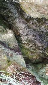 Cascada del Acueducto del Toril. Cueva lateral