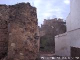 Puerta de San Juan. El castillo desde la puerta