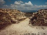 Castillo de Moya. Bancos de piedra de la azotea de la Torre del Homenaje