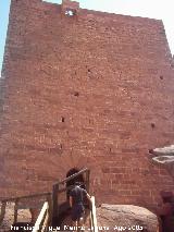 Castillo de Peracense. Torre de acceso al recinto intermedio