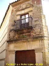 Palacio de los Coello de Portugal. Portada en la Calle Don Gome